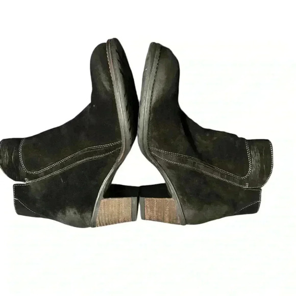 Taos Dillie Black Suede Bootie Size 10 - Picture 3 of 5